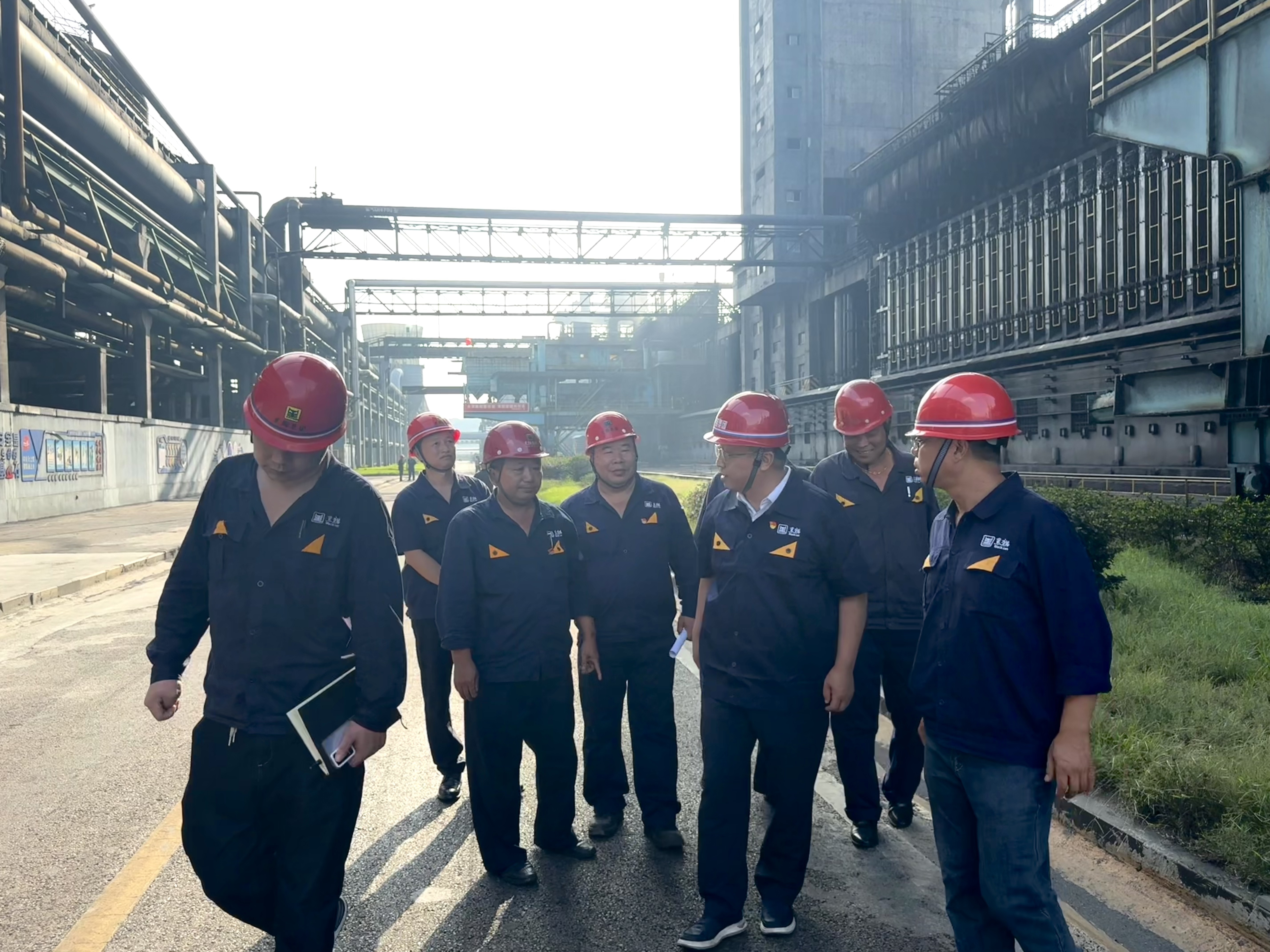 汪羽到一線督導(dǎo)安全生產(chǎn)環(huán)保工作02.jpg