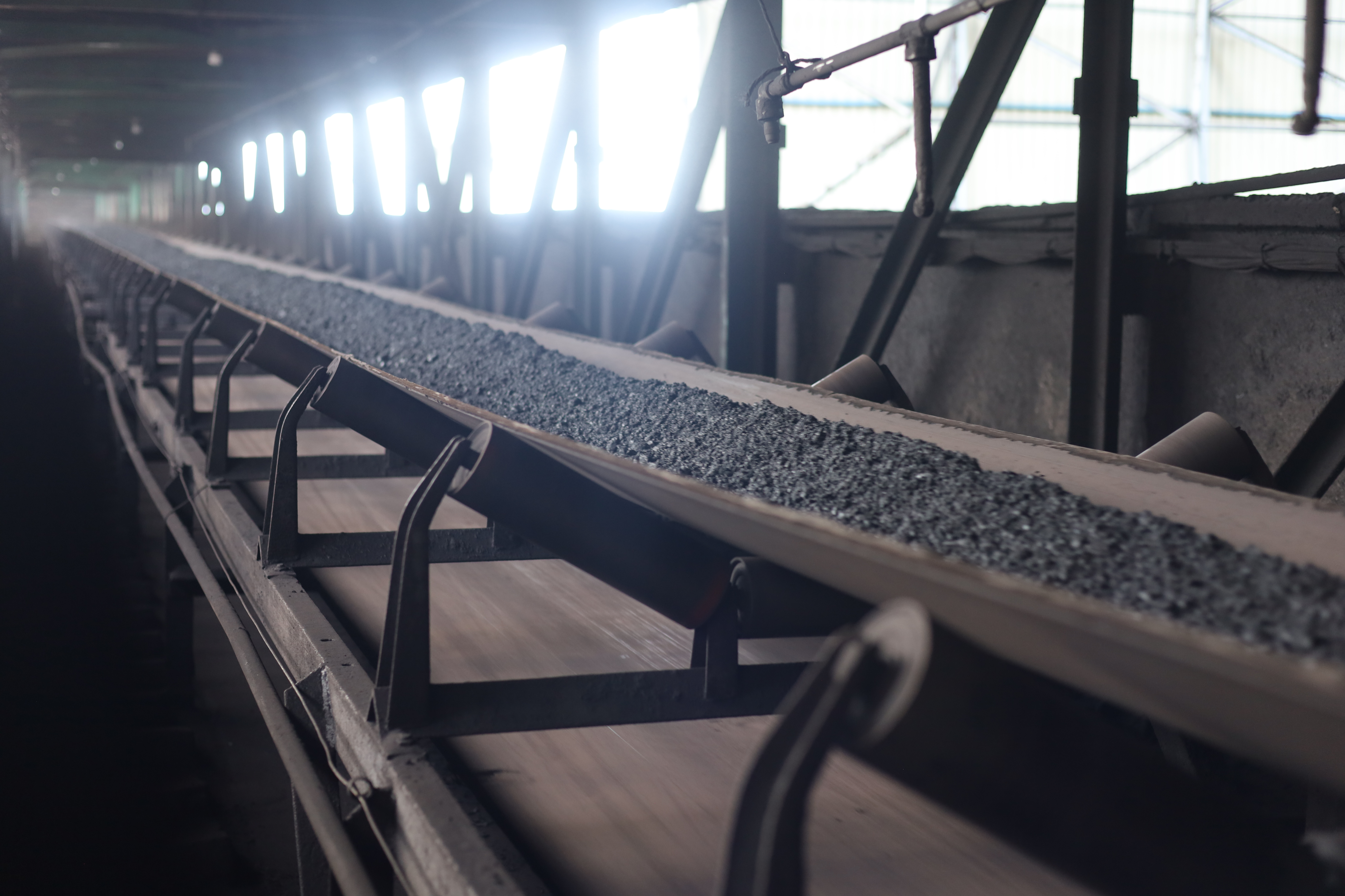 4#皮帶運(yùn)輸進(jìn)廠煤 景焦能源公司沈穎攝.JPG